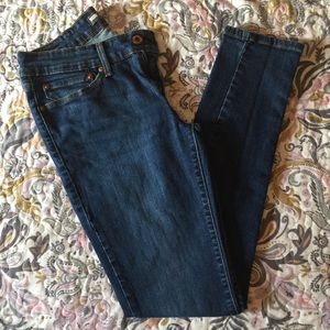 Mid-rise skinny jeans